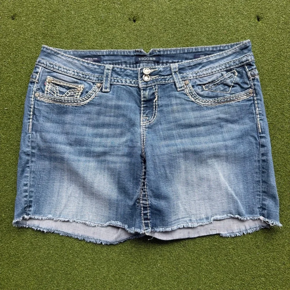 Vigoss The New York Short Medium Wash Denim Cut Off Shorts Size 16 Embroidery